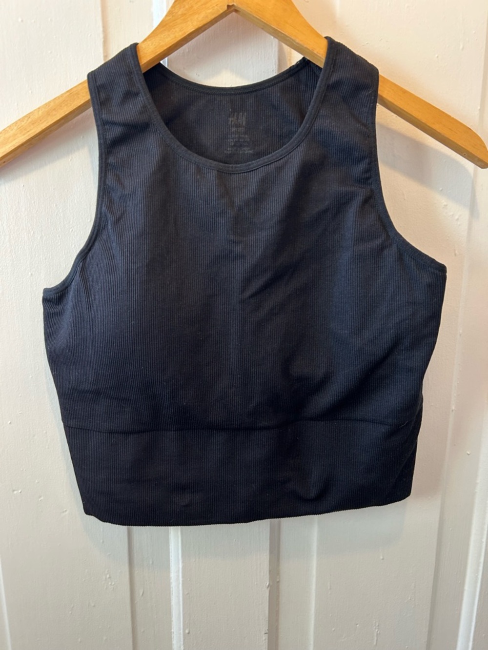 H&M Move athletic wear Black Ribbed Crop Top built in bra, removable pads